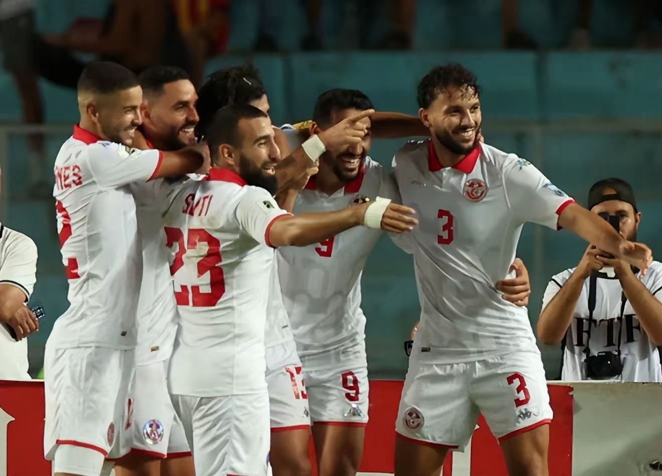 关于圣埃蒂安在客场战胜勒阿弗尔，保持不败纪录的信息