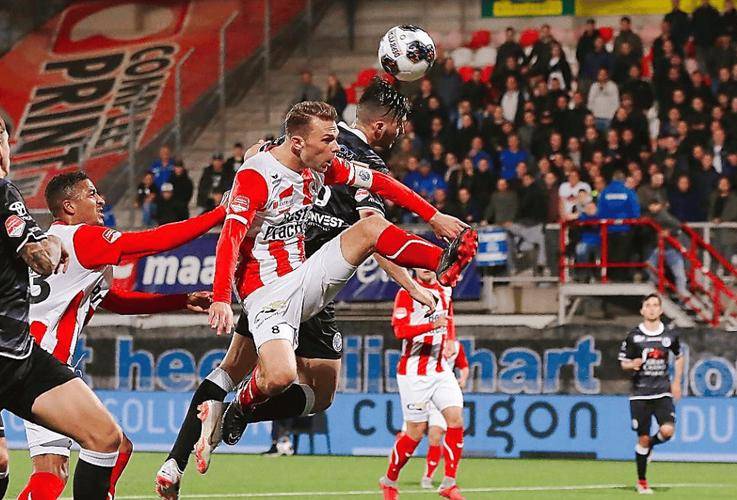 关于圣埃蒂安在客场战胜勒阿弗尔，保持不败纪录的信息